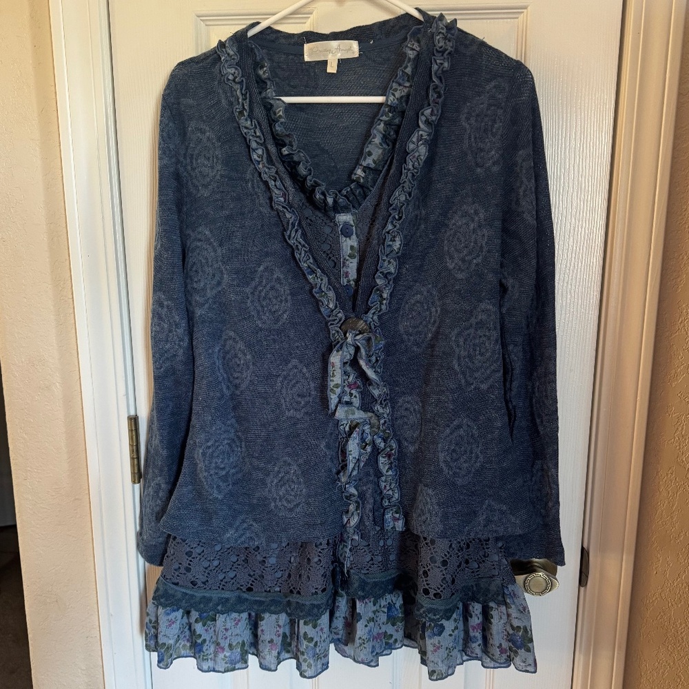 New Pretty Angel Blue Top Sz L